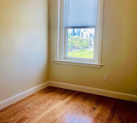 4th image of 52 Guild St #2