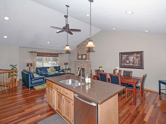 4th image of 3643 Oxford Dr