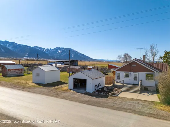 20 County Road 107, Etna, WY 83118