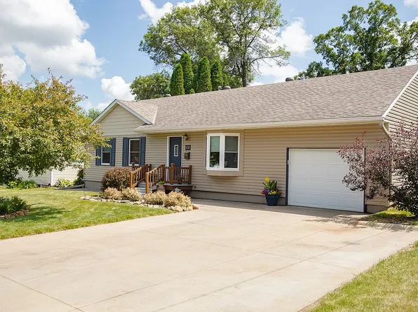 500 6th St NE, Stewartville, MN 55976