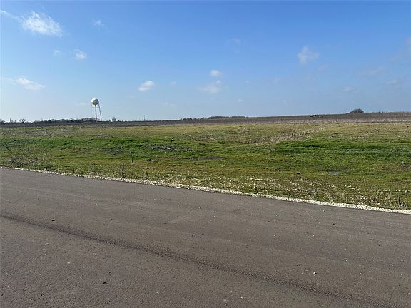 2nd image of 1383 County Road 2162