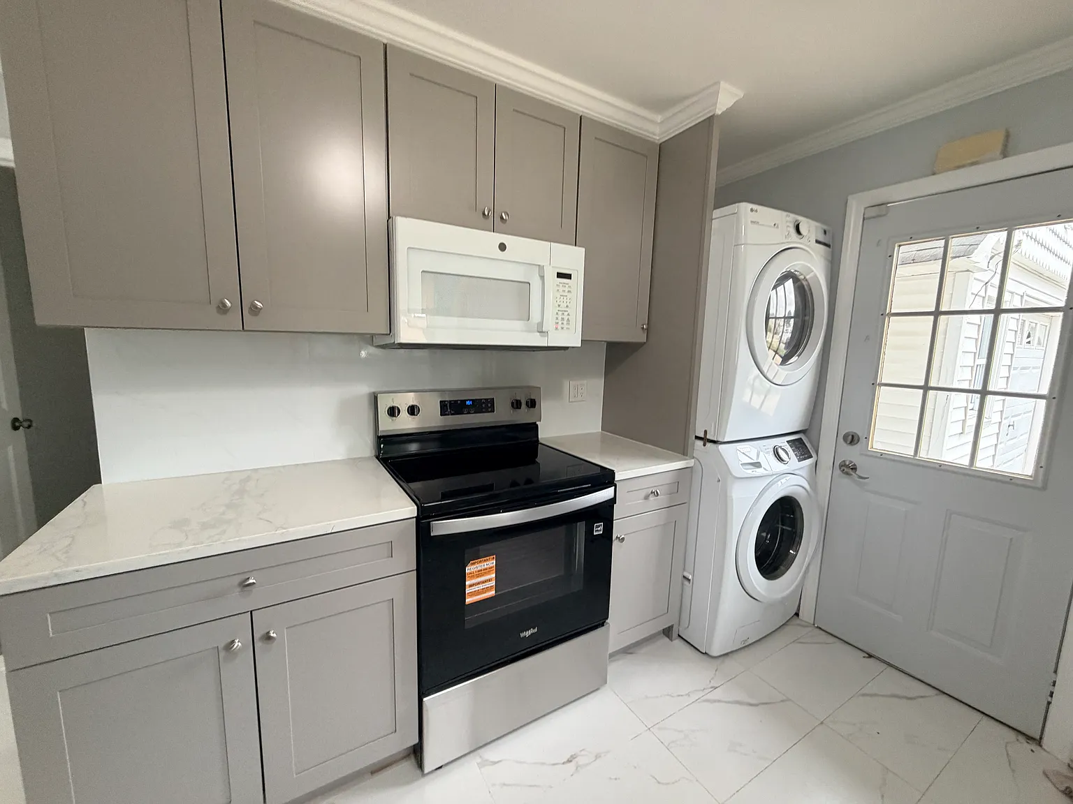 5 bed, 1700 sqft, $4,900 — Photo 3