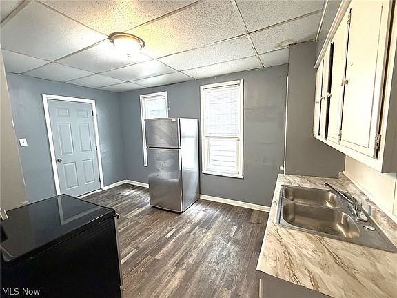 5th image of 1583 E 84th St