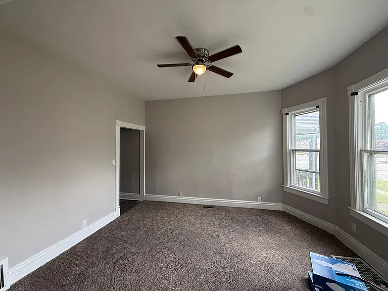 938 W Edwards St — Photo 4