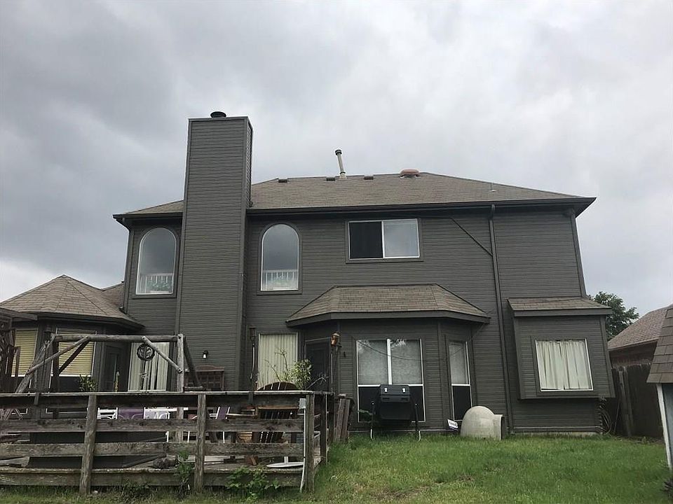 2nd image of 703 Engleside Dr