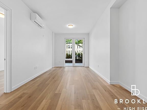 5th image of 50 E 10th St #106