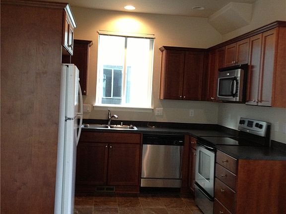 3rd image of 7731 Trails End Dr SE