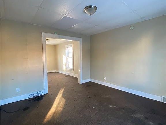3rd image of 1659 Ontario Ave