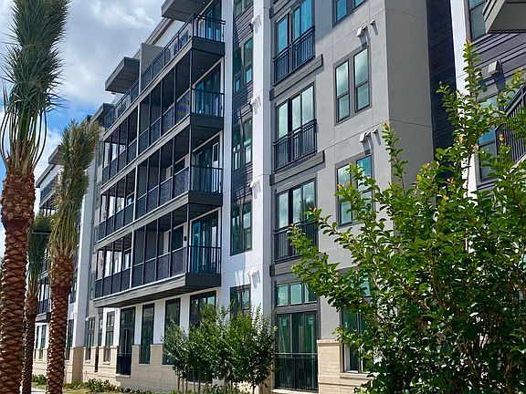 5th image of 251 Carillon Pkwy #1