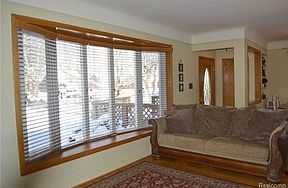 5th image of 1910 E Lincoln Ave