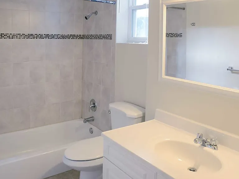Towne Oaks Apartments — Photo 20