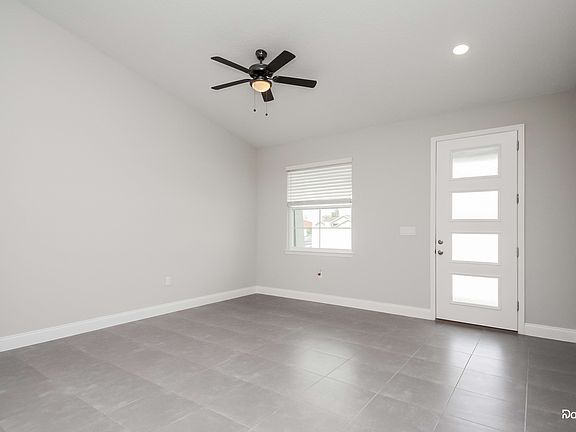 5th image of 163 Aurelia Ct