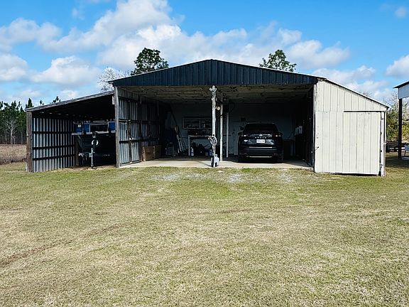 3rd image of 747 Ralph Perry Cir