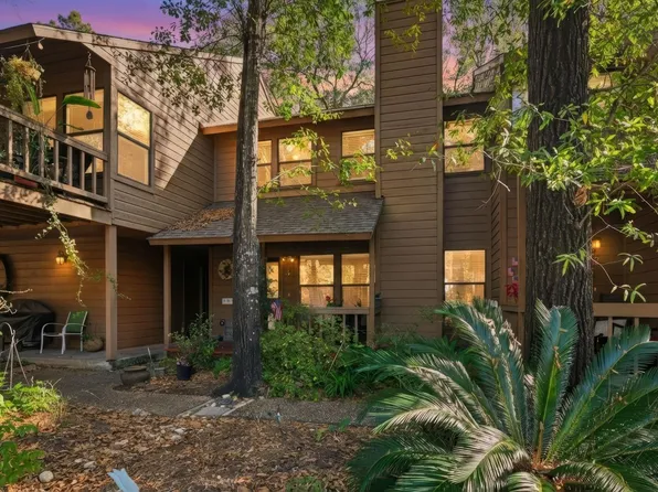 4 Sawmill Grove Ln, Spring, TX 77380