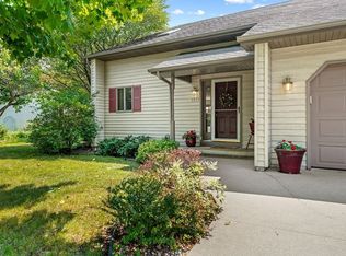2875 Westmoor Rd, Oshkosh, WI 54904