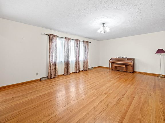 5th image of 3215 Floyd St