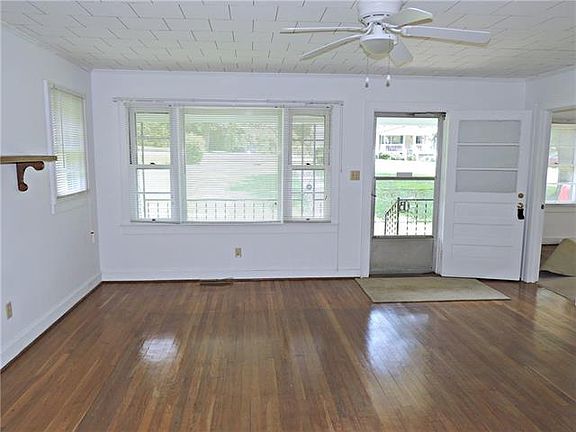 2nd image of 2924 Bowman Ave