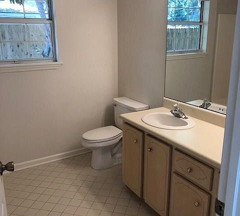 4th image of 403 Palmetto St
