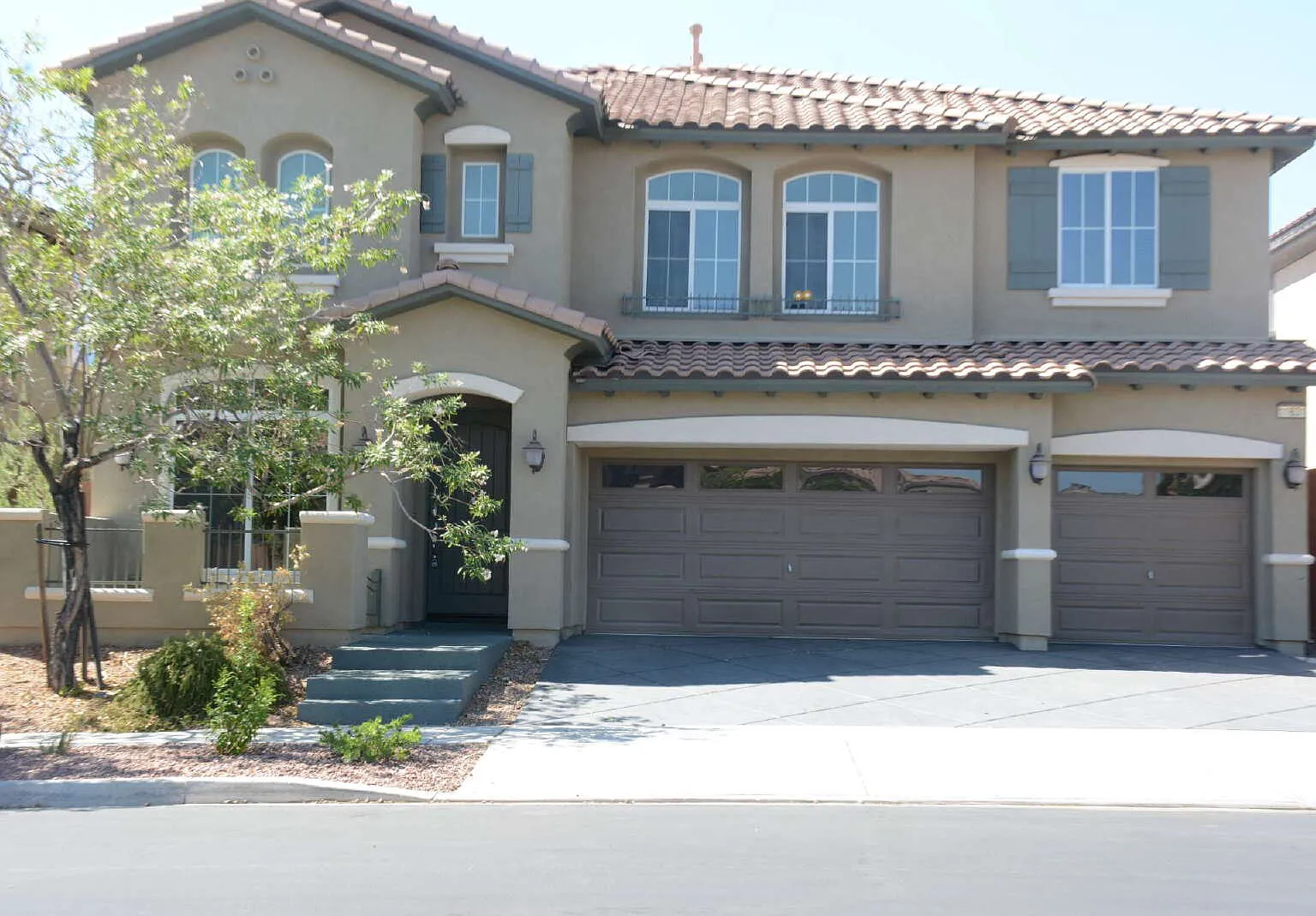 4 bed, 3.0 bath, 3126 sqft, $2,995 — Photo 1