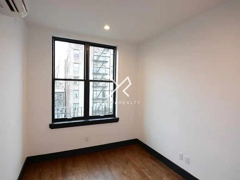 812 Saint Johns Pl #4 — Photo 7