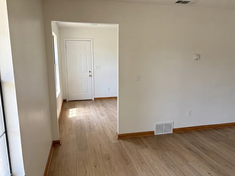 640 Leath St — Photo 9