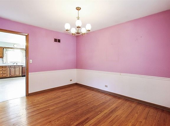3rd image of 410 N Dwyer Ave