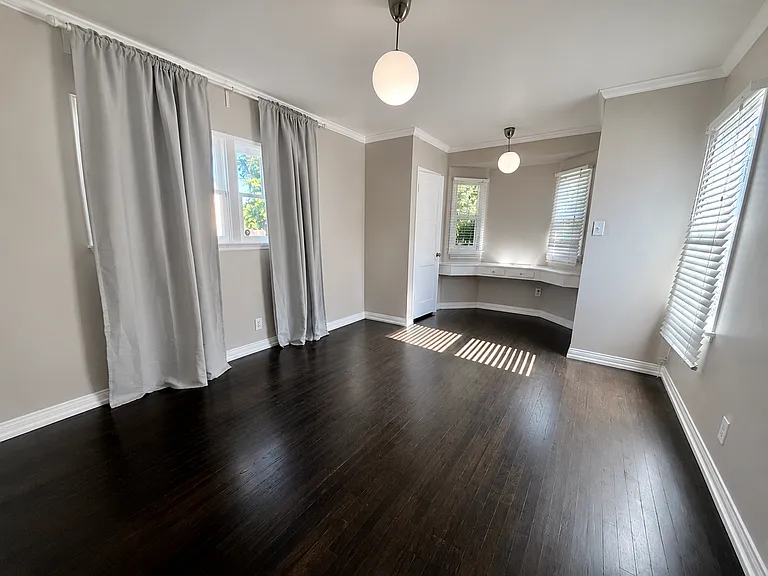 12454 Kling St — Photo 4