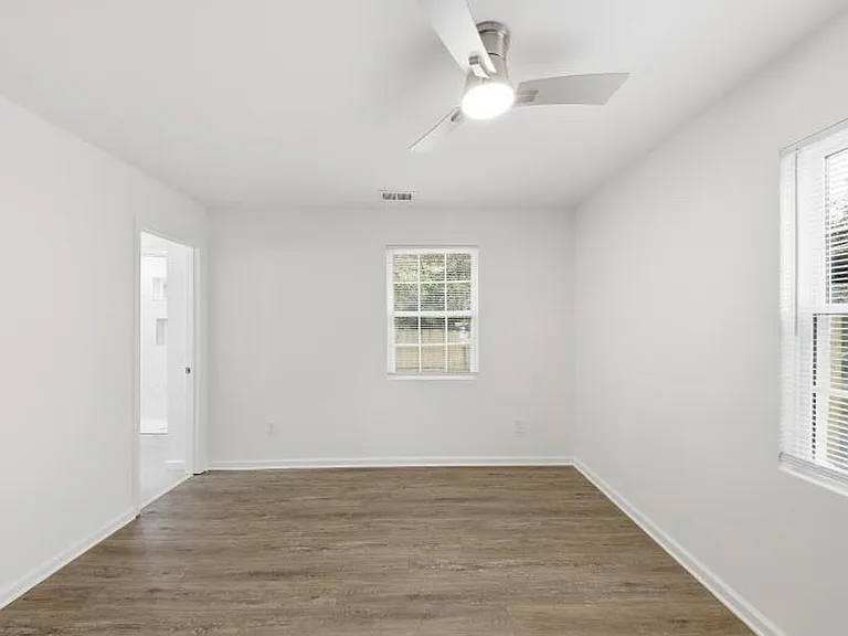 375 Lincoln St SW — Photo 12