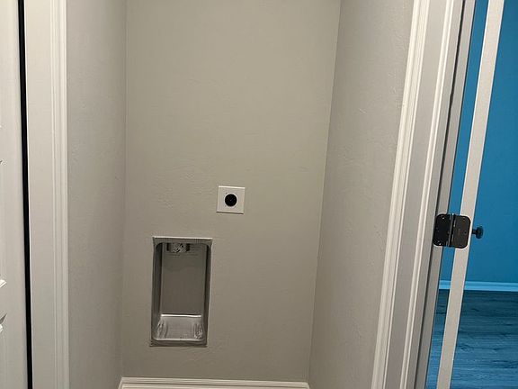 3rd image of 230 SW 34th St Unit 1013