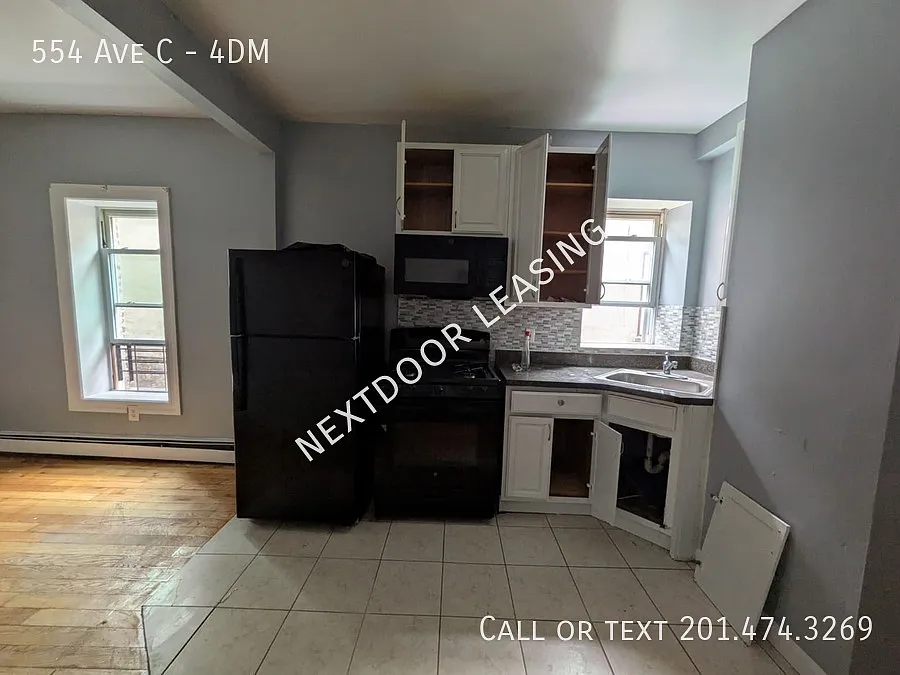 554 Ave C — Photo 2