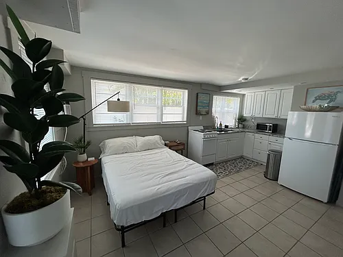 421 11th Ave NE #2 Photo 1