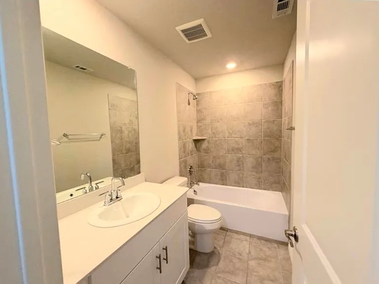 3313 Sedge Grass Dr — Photo 8