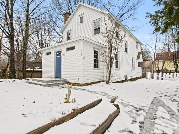 301 Lynn Dr, Rochester, NY 14622