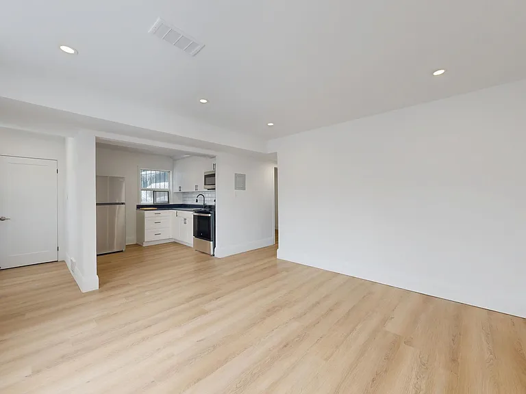 1252 Davenport Rd — Photo 26