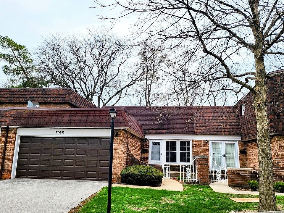 1st image of 17W755 Lowell Ln