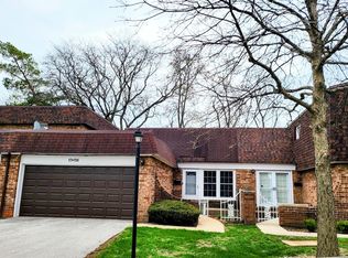 17W755 Lowell Ln, Villa Park, IL