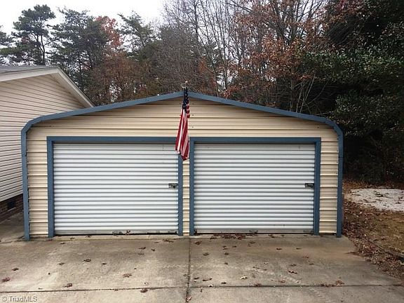3rd image of 162 Southridge Dr
