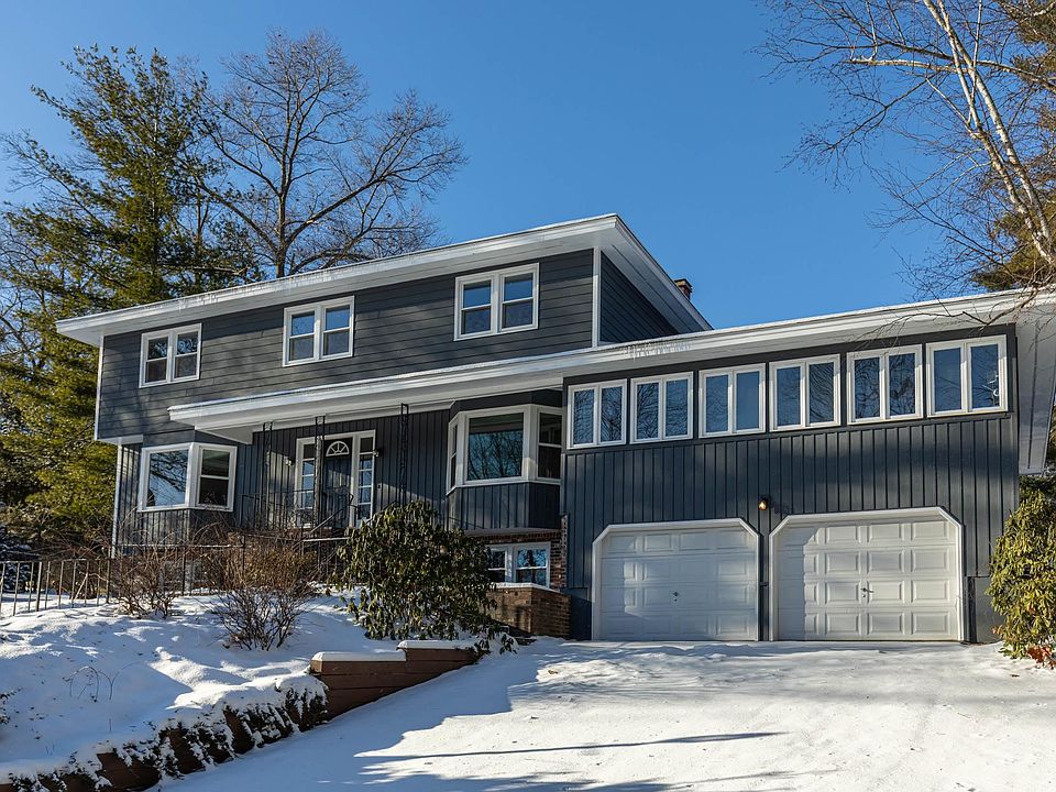 1st image of 10 Eastbrook Drive