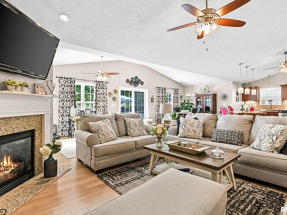 5th image of 1065 Harrow Dr