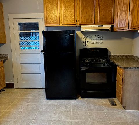 4th image of 198 Crawford St