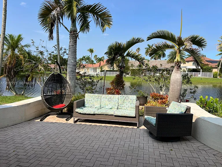 1130 Spyglass — Photo 34