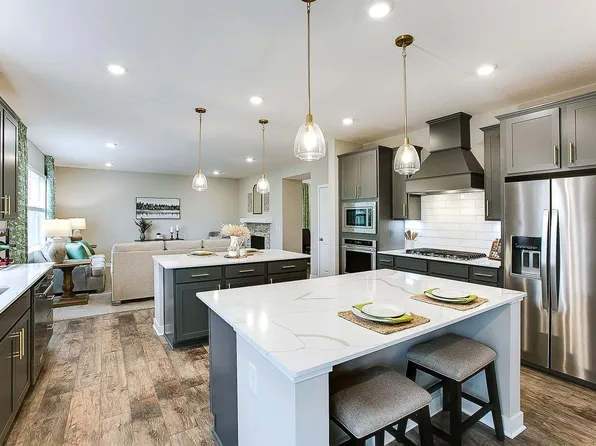2435 Marsh View Ct, Shakopee, MN 55379