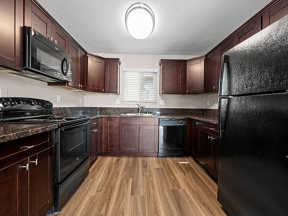 4th image of 228 Las Flores Dr #1