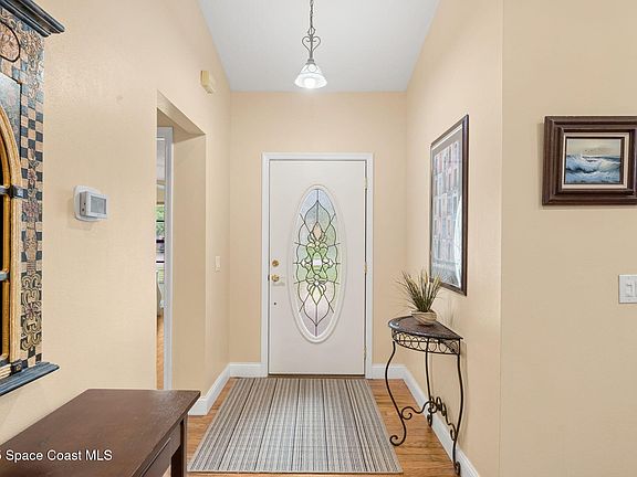 3rd image of 299 Cinnamon Lake Cir