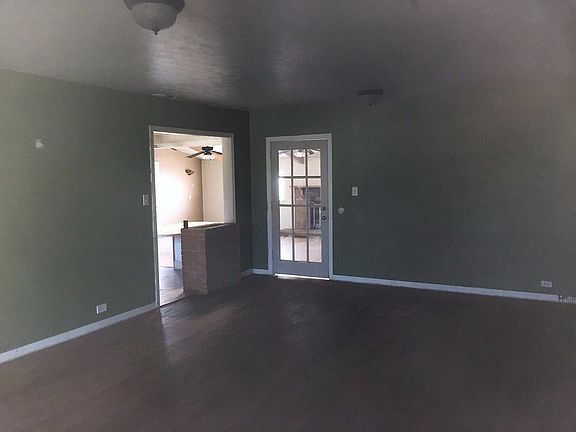 3rd image of 404 E Lincoln Ave