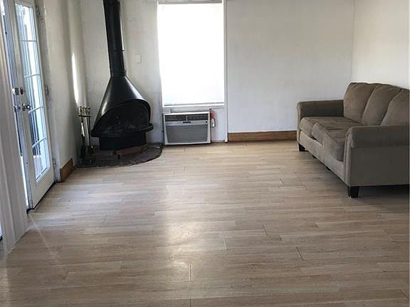 3rd image of 1319 Phillips Ave #1319