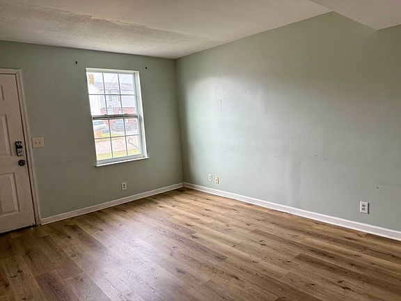 4th image of 3622 Willow Creek Ct