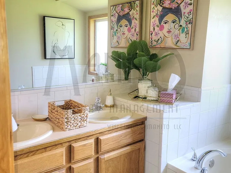 2502 E 58th Ln — Photo 8