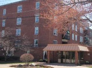 450 W Downer Pl APT 3D, Aurora, IL