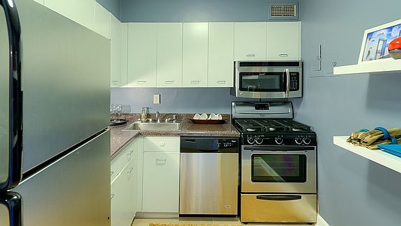 3rd image of 1360 N Lake Shore Dr APT 415